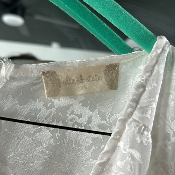 Altar’s State Dress - Picture 4 of 5